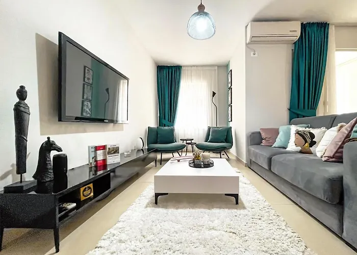 New Bazaar Stylish Apartment In Tirana\'S Heart